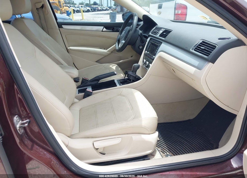 2012 VOLKSWAGEN PASSAT VIN: 1VWBP7A31CC097246