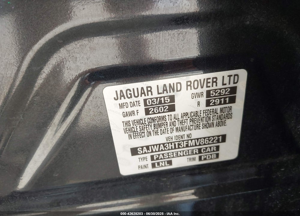 2015 JAGUAR XJ VIN: SAJWA3HT3FMV86221