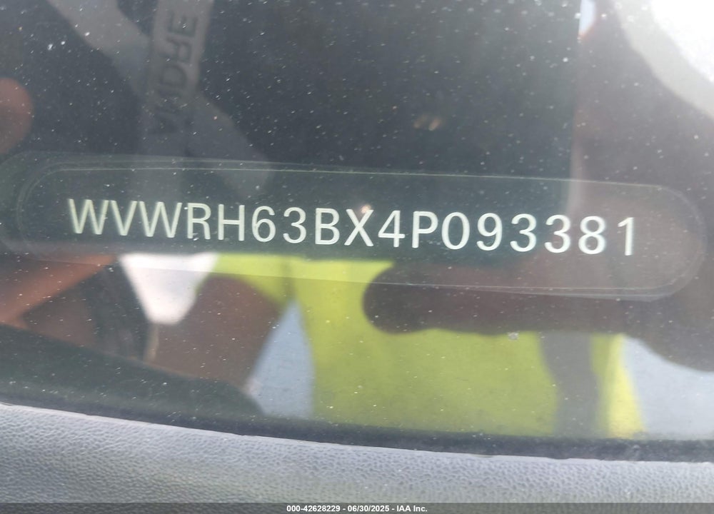 2004 VOLKSWAGEN PASSAT VIN: WVWRH63BX4P093381