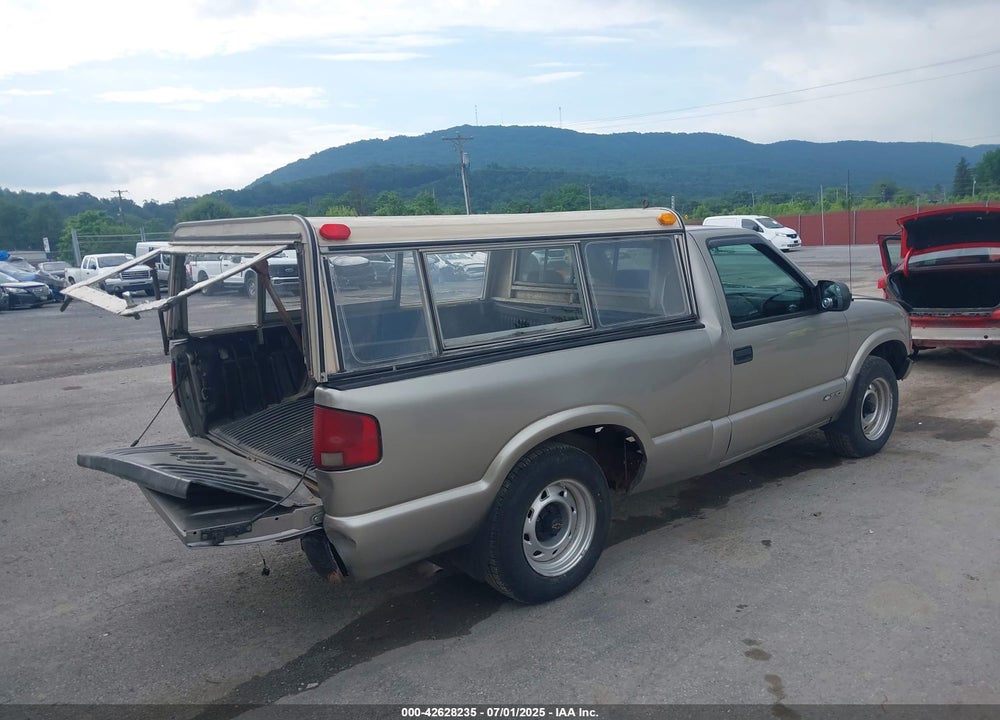 2001 CHEVROLET S-10 VIN: 1GCCS14521K117622