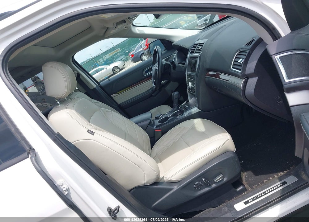 2017 FORD EXPLORER PLATINUM VIN: 1FM5K8HT9HGD01300