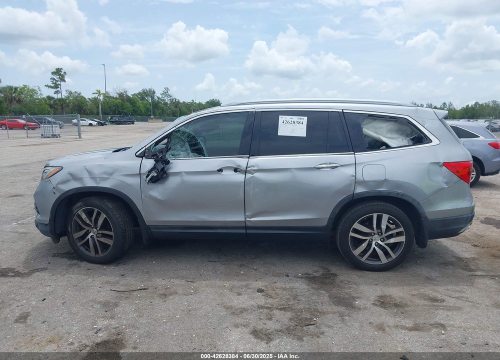 2017 HONDA PILOT VIN: 5FNYF6H02HB018120