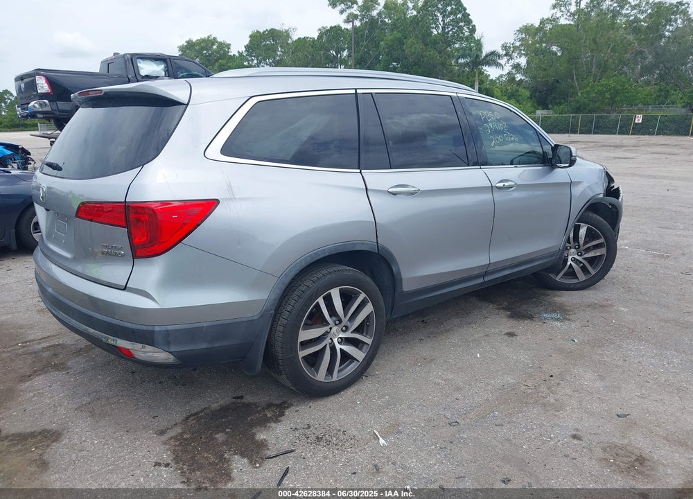 2017 HONDA PILOT VIN: 5FNYF6H02HB018120