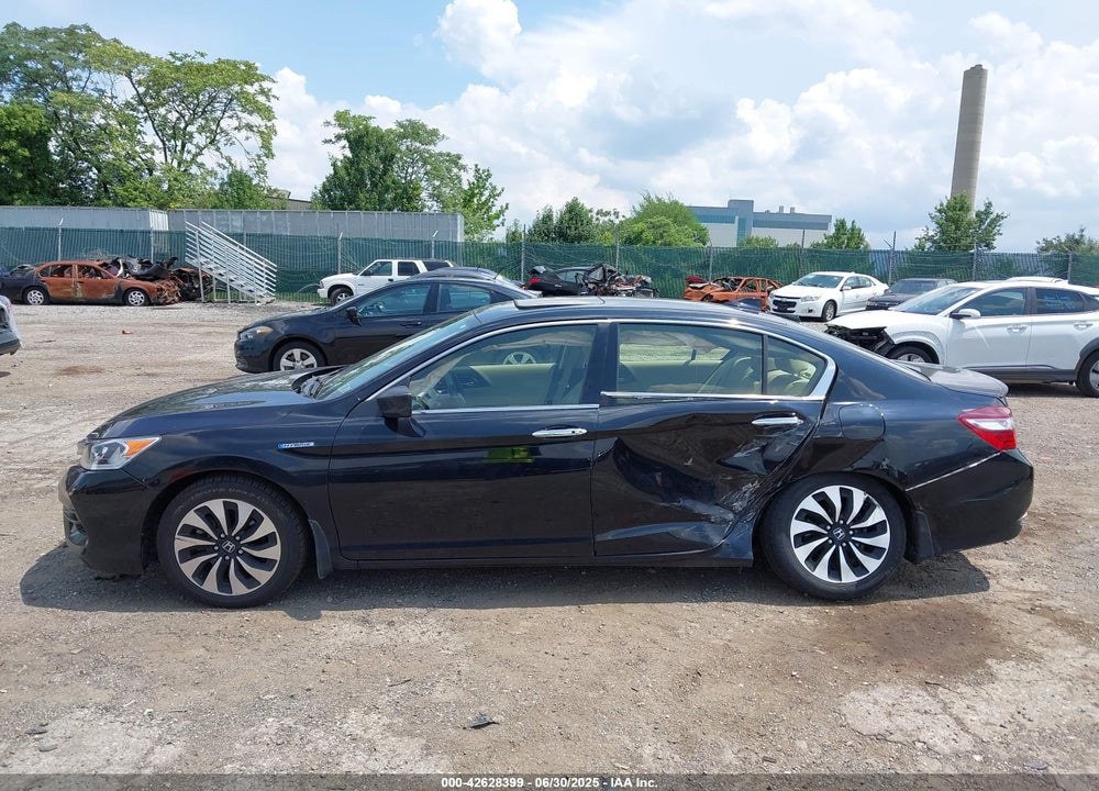 2017 HONDA ACCORD VIN: JHMCR6F55HC007267