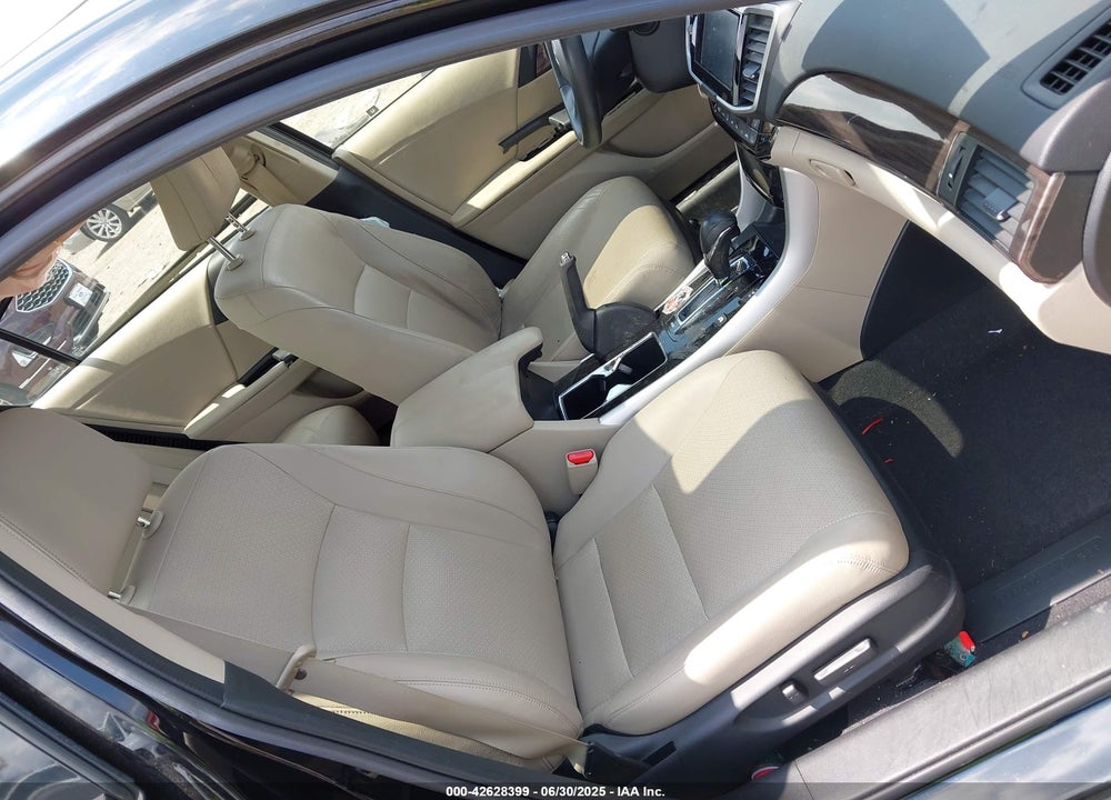 2017 HONDA ACCORD VIN: JHMCR6F55HC007267