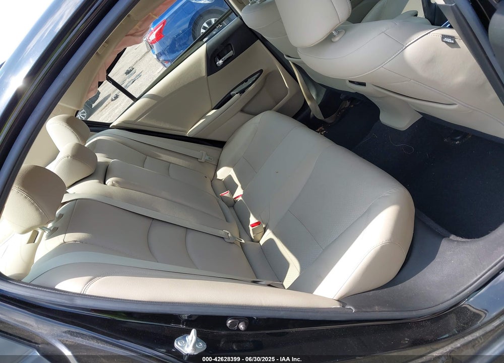 2017 HONDA ACCORD VIN: JHMCR6F55HC007267