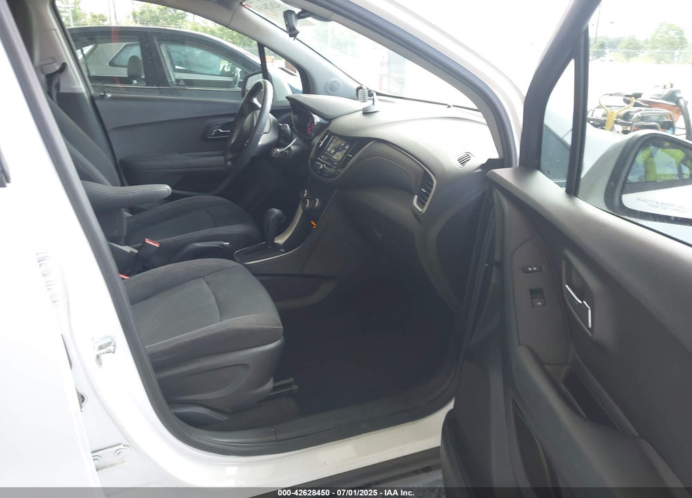 2018 CHEVROLET TRAX VIN: 3GNCJKSB5JL275461