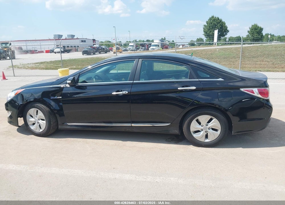 2015 HYUNDAI SONATA HYBRID VIN: KMHEC4A49FA135322