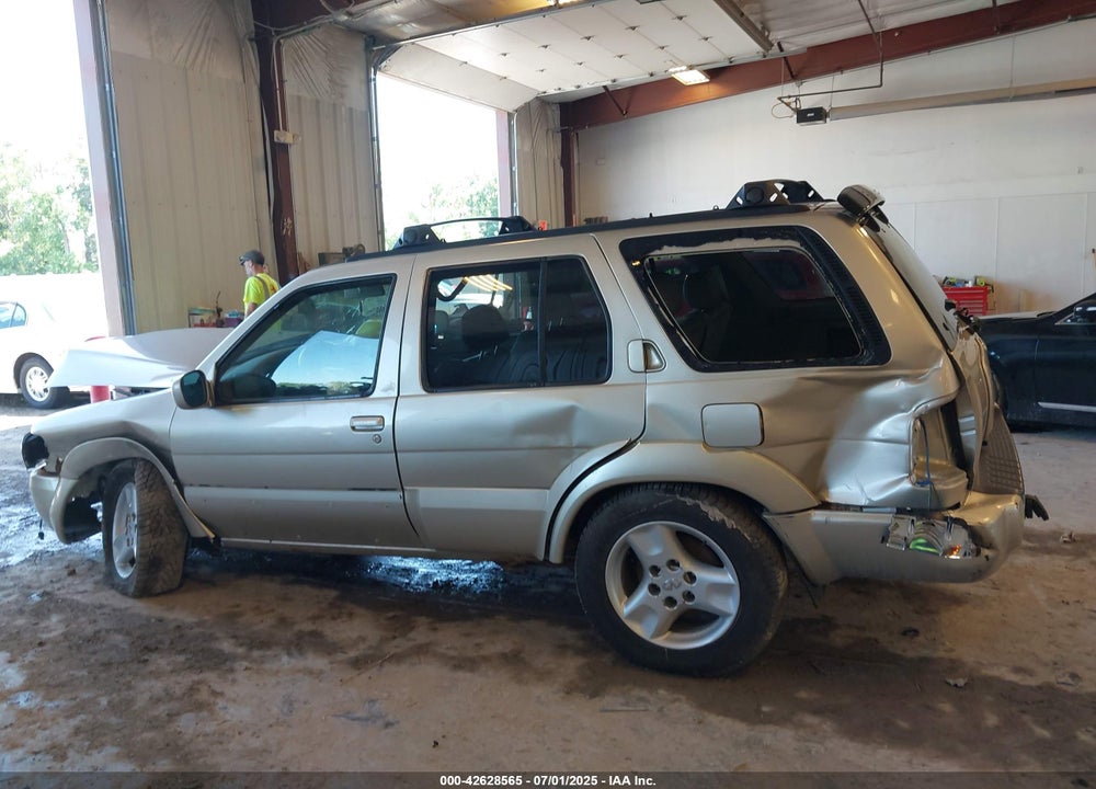 2001 INFINITI QX4 VIN: JNRDR09YX1W212631