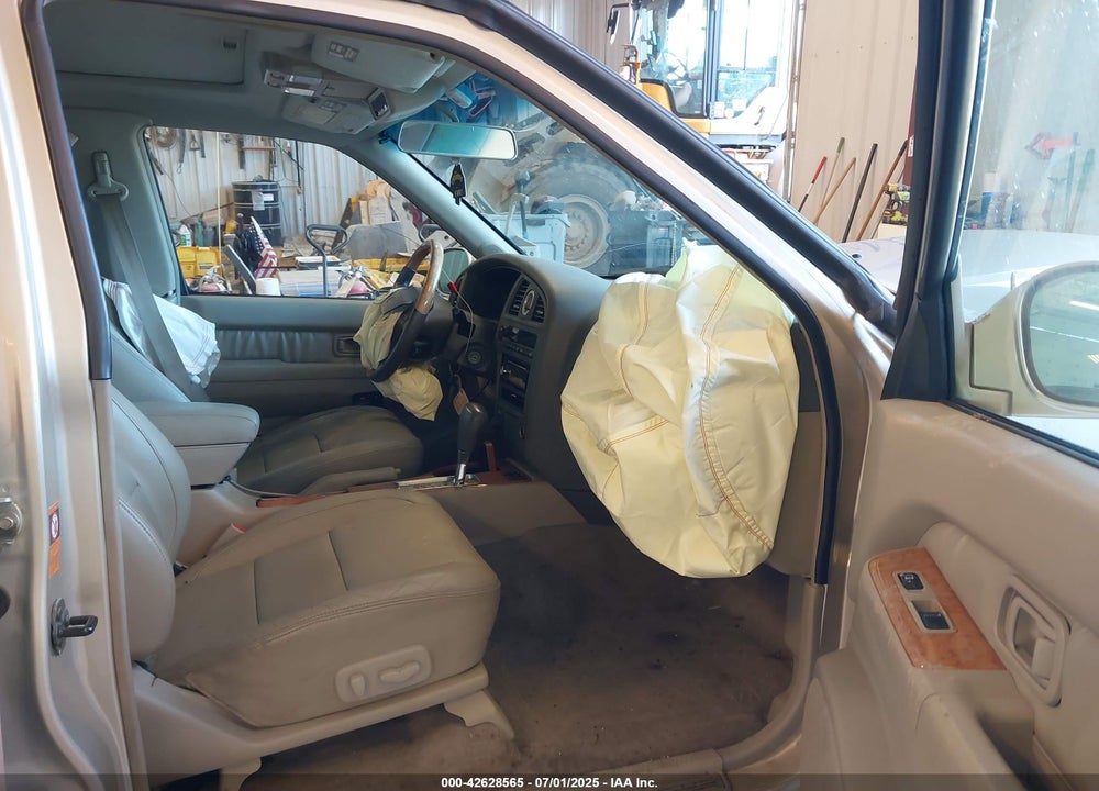 2001 INFINITI QX4 VIN: JNRDR09YX1W212631