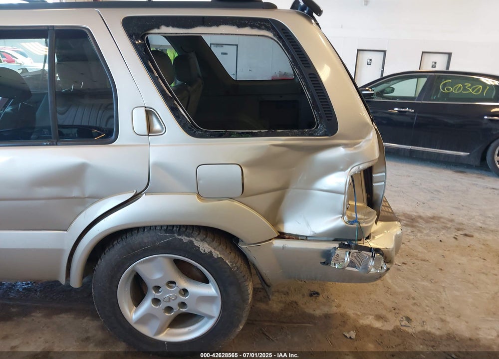 2001 INFINITI QX4 VIN: JNRDR09YX1W212631