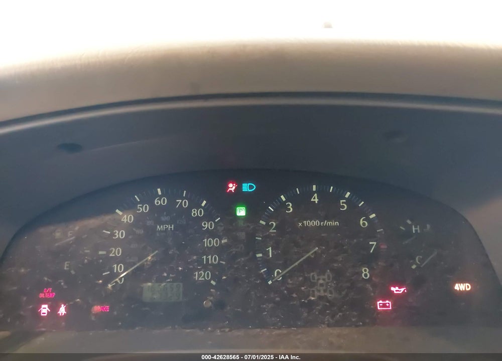 2001 INFINITI QX4 VIN: JNRDR09YX1W212631