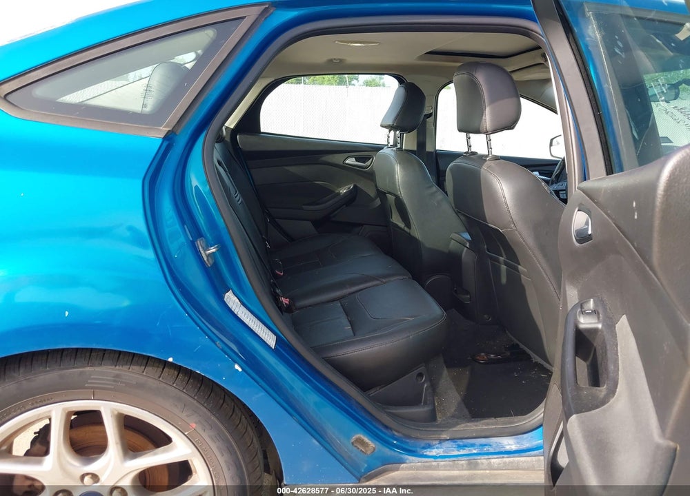 2015 FORD FOCUS VIN: 1FADP3F21FL326927