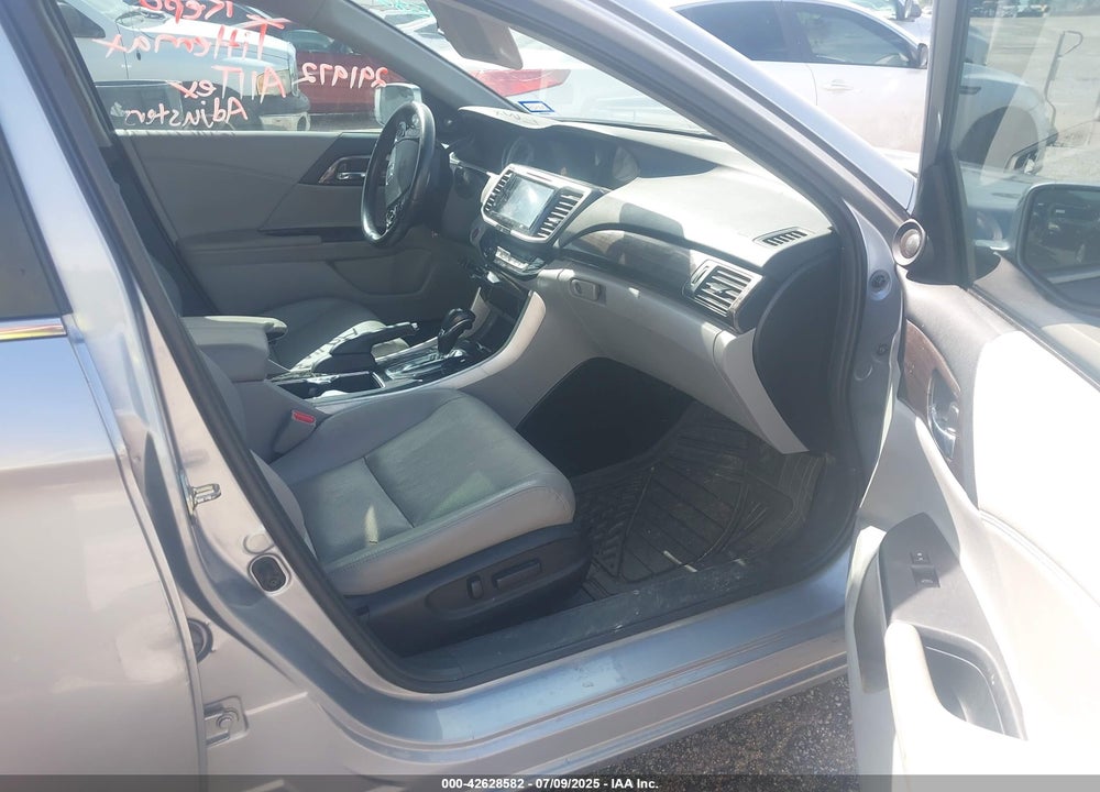 2016 HONDA ACCORD VIN: 1HGCR2F9XGA221972