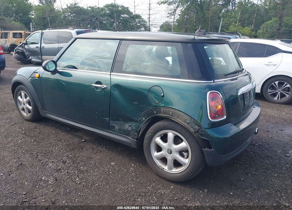 2008 MINI COOPER VIN: WMWMF33518TU66603