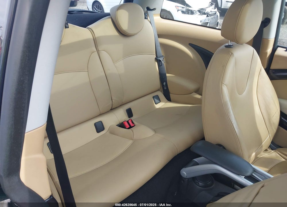 2008 MINI COOPER VIN: WMWMF33518TU66603