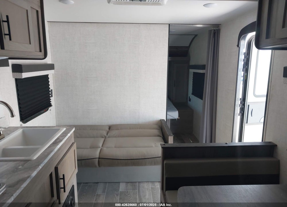 2022 GULF STREAM AMERI-LI 241RB VIN: 1NL1G2724N6012041
