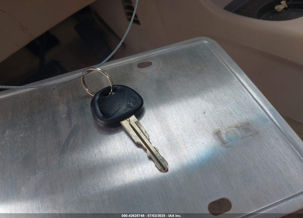 2007 HYUNDAI ACCENT VIN: KMHCN46C17U143111