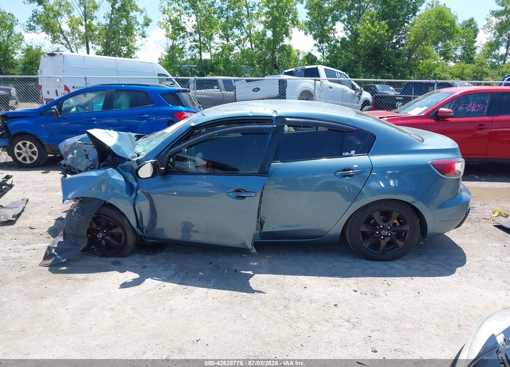 2011 MAZDA 3 VIN: JM1BL1VG4B1372367