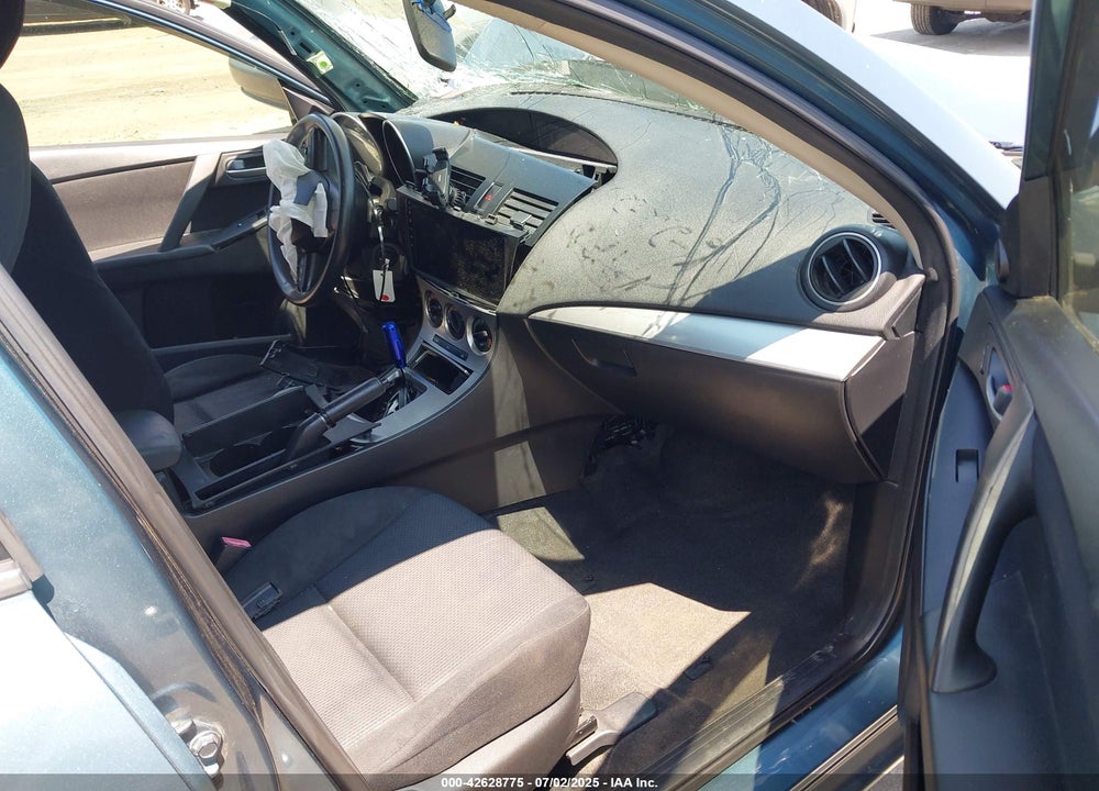 2011 MAZDA 3 VIN: JM1BL1VG4B1372367