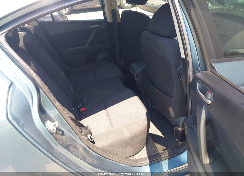 2011 MAZDA 3 VIN: JM1BL1VG4B1372367