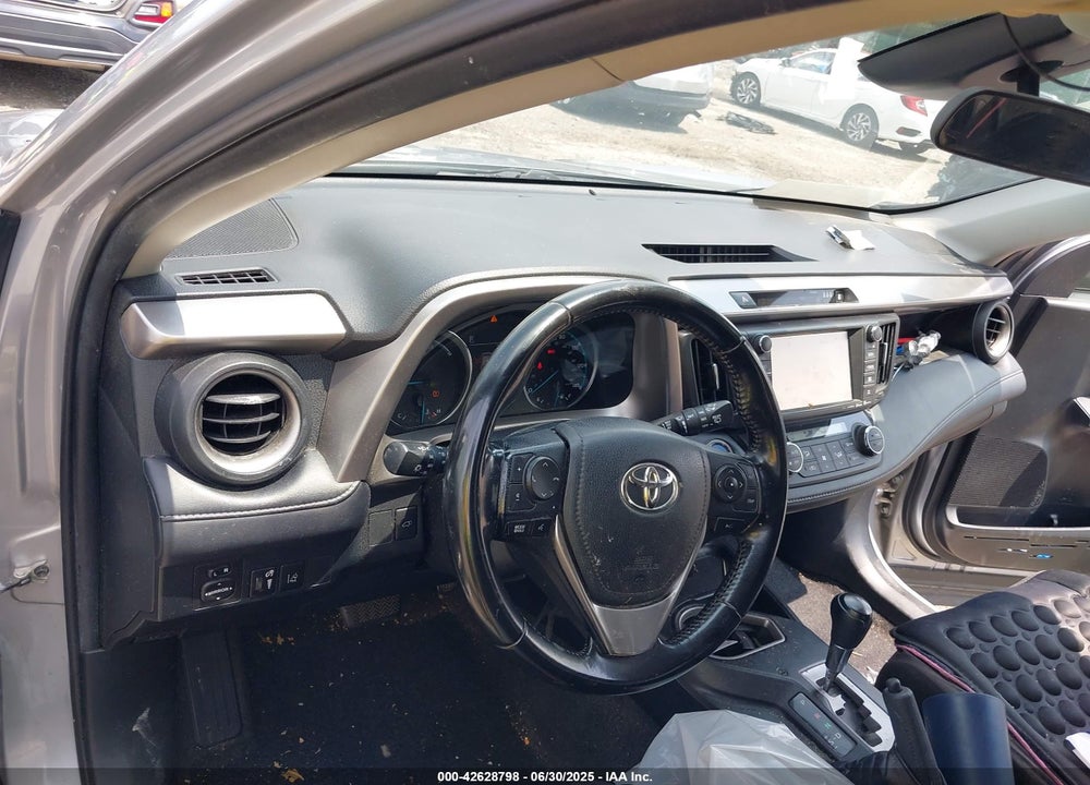 2018 TOYOTA RAV4 HYBRID VIN: JTMRJREV9JD196138