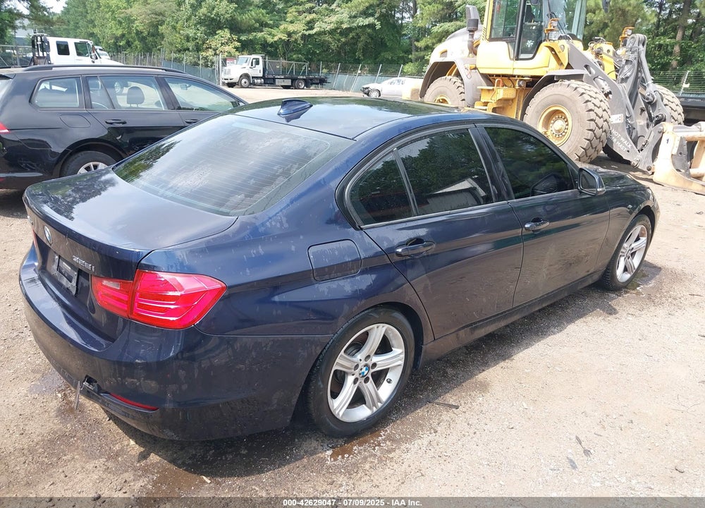 2013 BMW 3 SERIES VIN: WBA3B5G53DNS02181