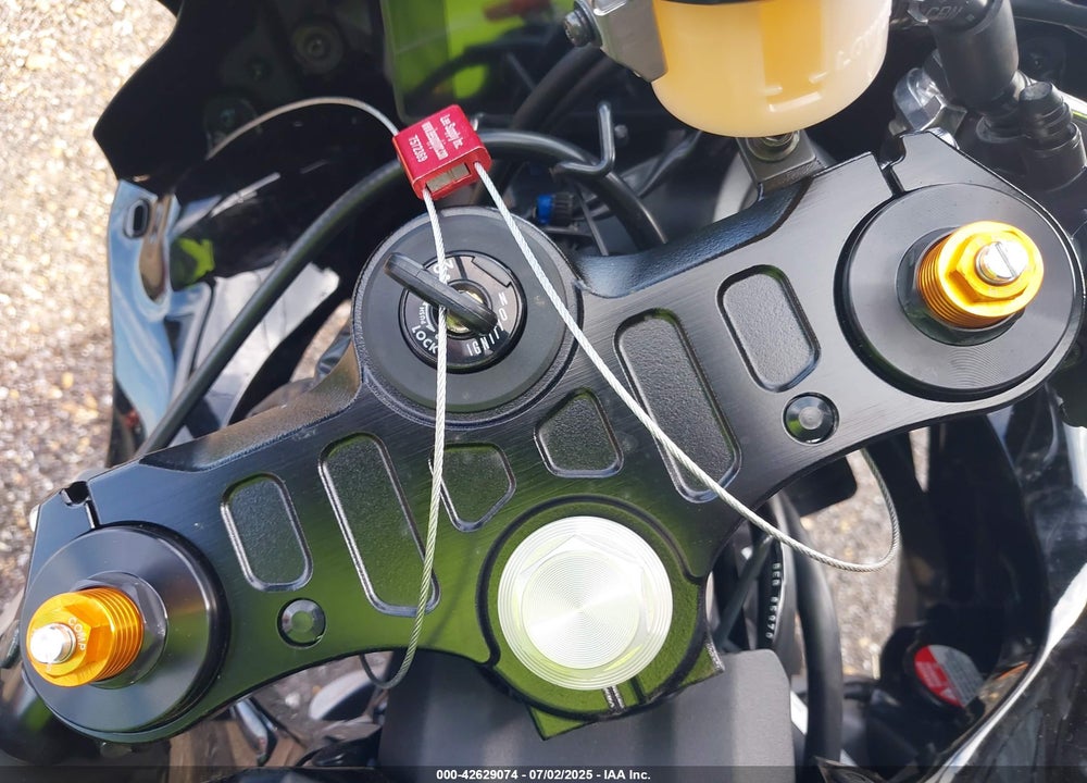 2025 YAMAHA YZFR7 VIN: JYARM38E5SA018175