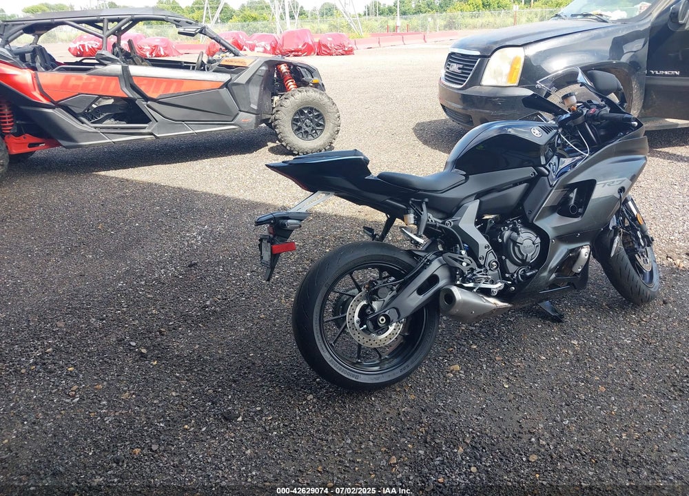 2025 YAMAHA YZFR7 VIN: JYARM38E5SA018175