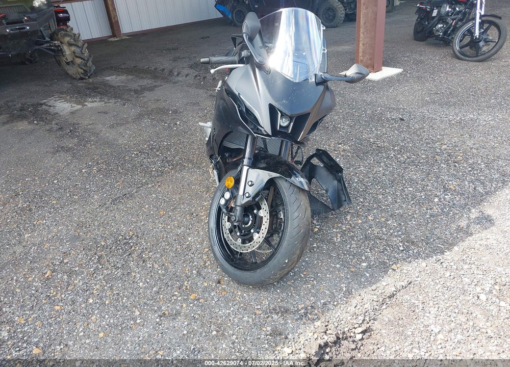 2025 YAMAHA YZFR7 VIN: JYARM38E5SA018175