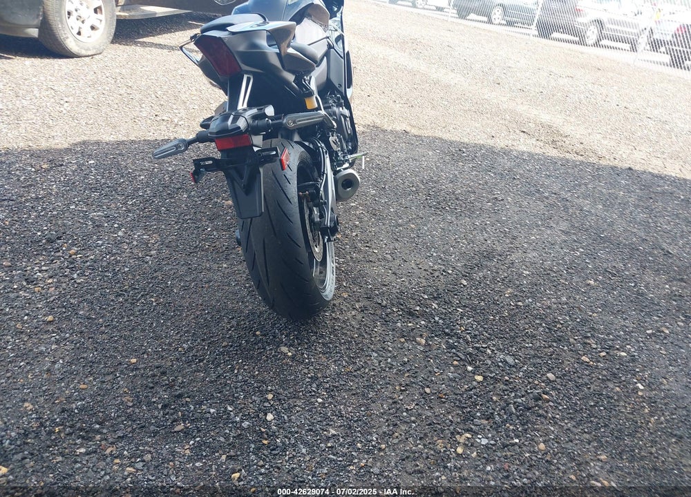 2025 YAMAHA YZFR7 VIN: JYARM38E5SA018175