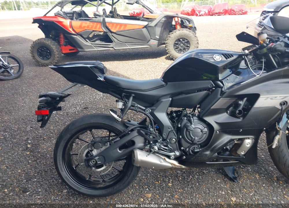 2025 YAMAHA YZFR7 VIN: JYARM38E5SA018175