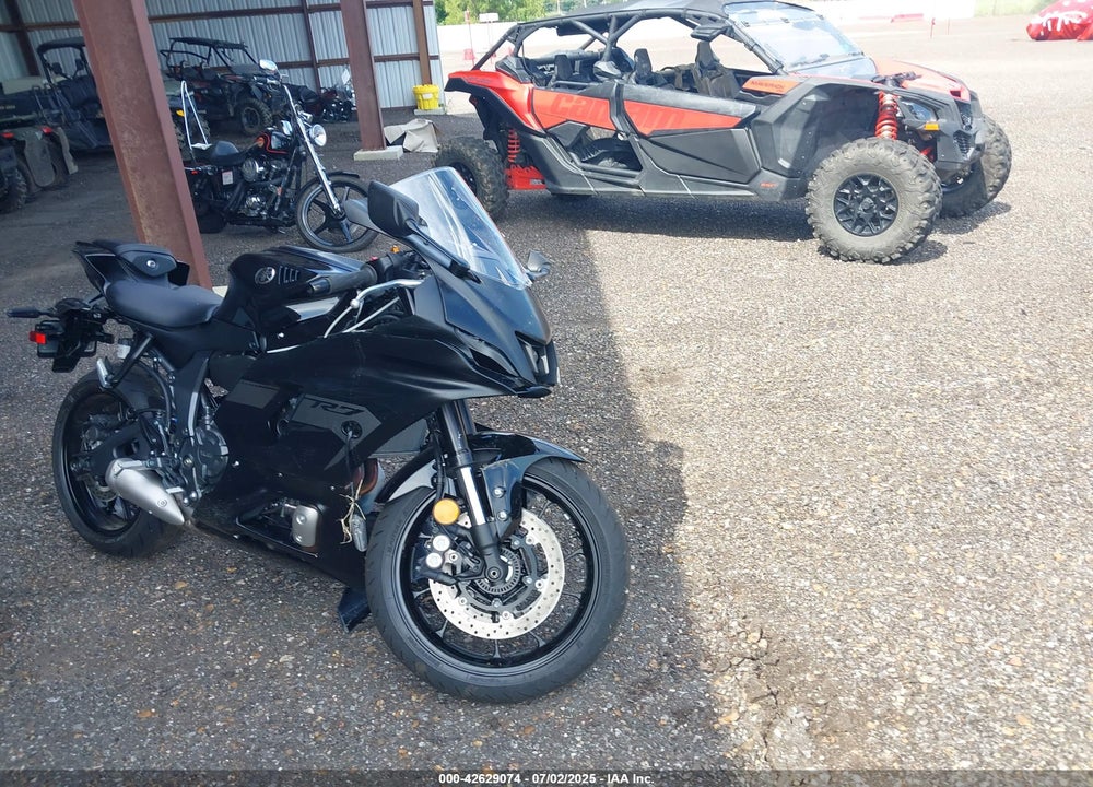2025 YAMAHA YZFR7 VIN: JYARM38E5SA018175