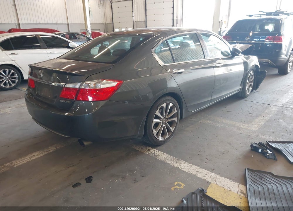 2015 HONDA ACCORD VIN: 1HGCR2F59FA037179