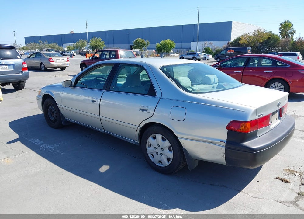 2001 TOYOTA CAMRY LE VIN: 4T1BG22K11U798576