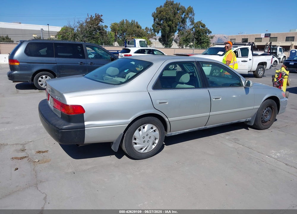 2001 TOYOTA CAMRY LE VIN: 4T1BG22K11U798576