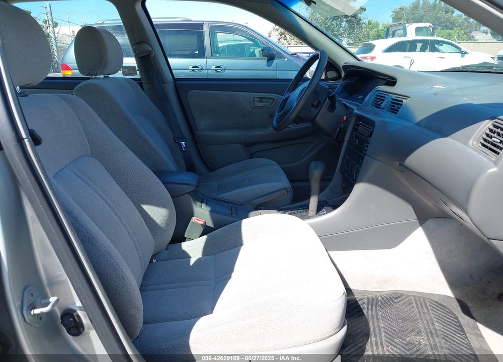 2001 TOYOTA CAMRY LE VIN: 4T1BG22K11U798576