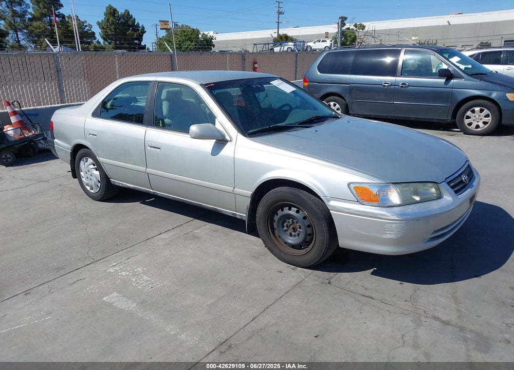 2001 TOYOTA CAMRY LE VIN: 4T1BG22K11U798576