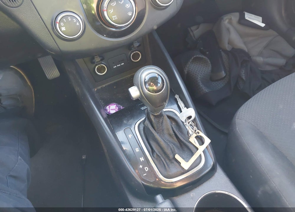 2011 KIA FORTE EX VIN: KNAFU4A23B5458916