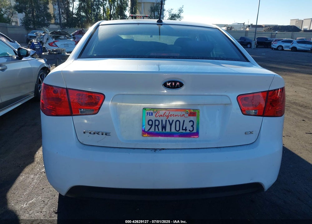 2011 KIA FORTE EX VIN: KNAFU4A23B5458916