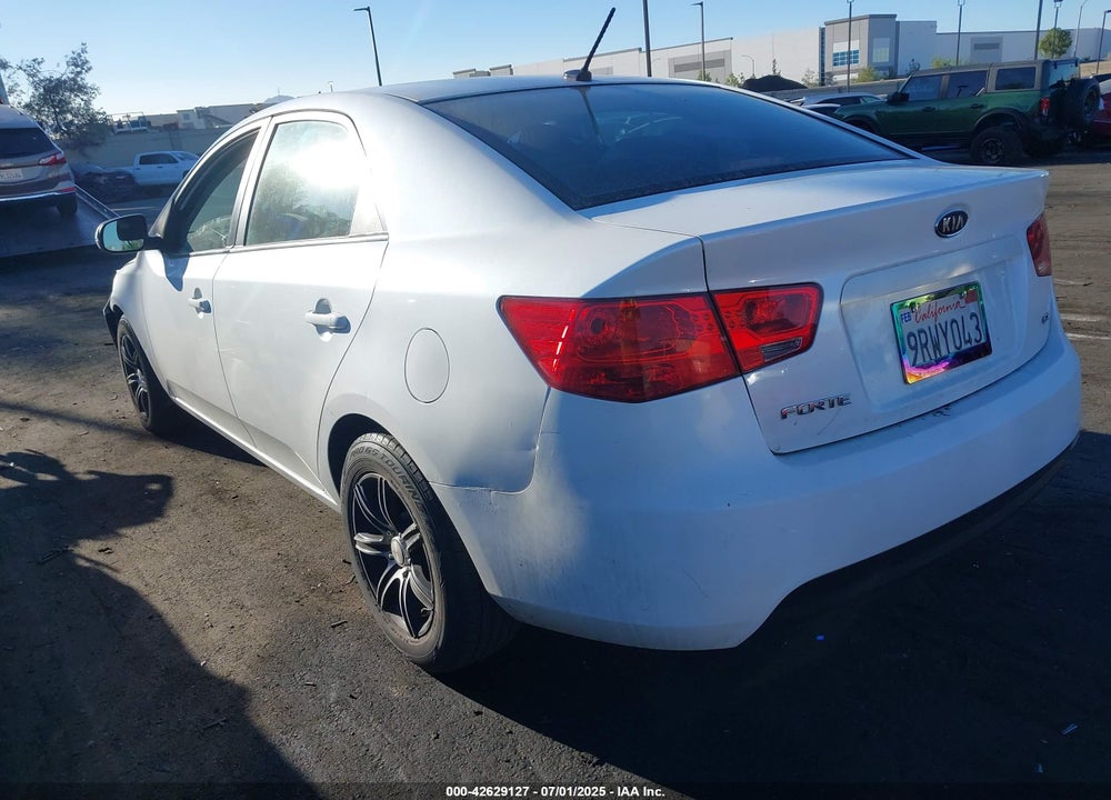 2011 KIA FORTE EX VIN: KNAFU4A23B5458916