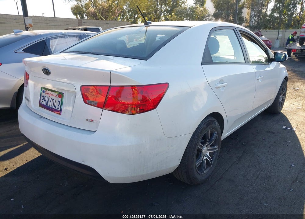 2011 KIA FORTE EX VIN: KNAFU4A23B5458916