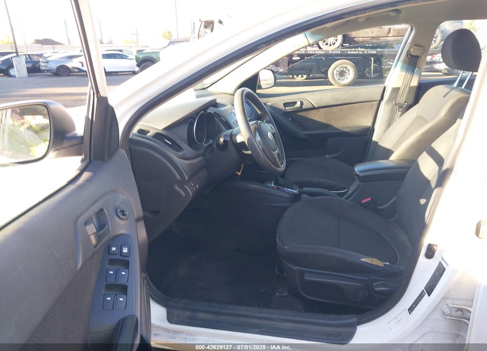 2011 KIA FORTE EX VIN: KNAFU4A23B5458916