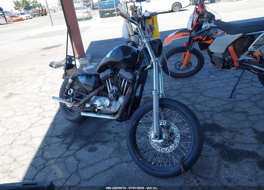 1994 HARLEY-DAVIDSON XLH883 VIN: 1HD4CAM16RY208561