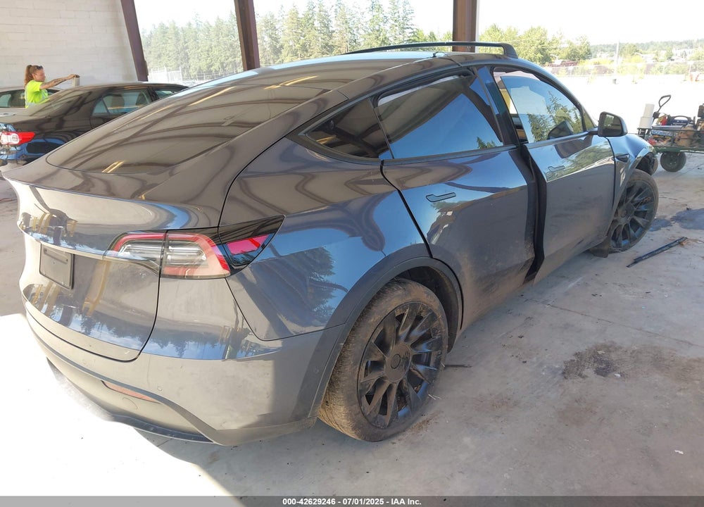 2021 TESLA MODEL Y VIN: 5YJYGDEE5MF208053
