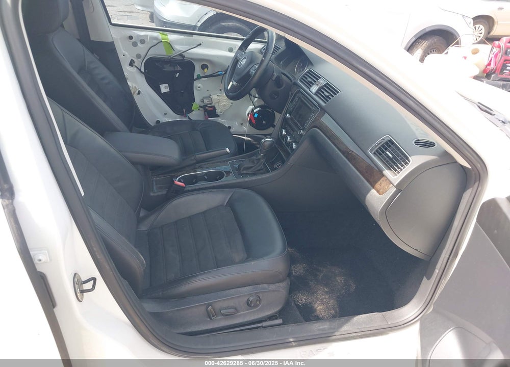 2014 VOLKSWAGEN PASSAT VIN: 1VWCN7A32EC035738