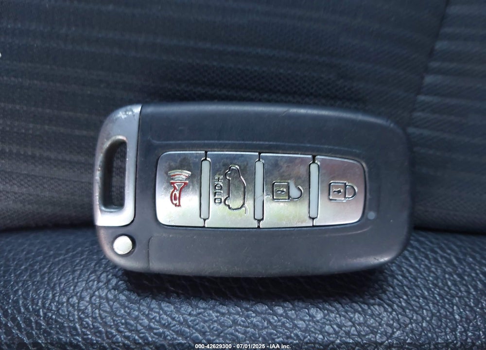 2011 KIA SORENTO VIN: 5XYKU4A2XBG031144