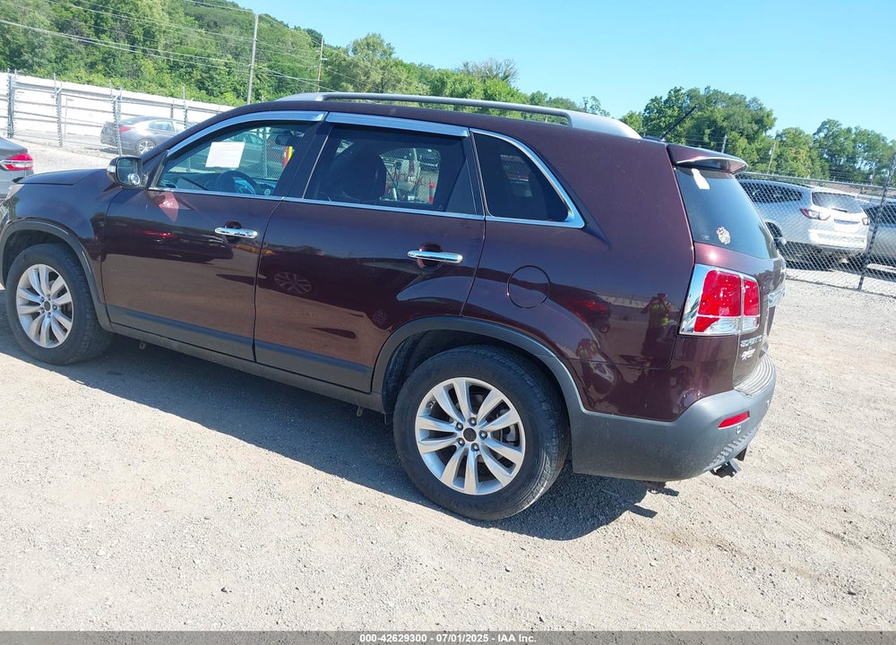 2011 KIA SORENTO VIN: 5XYKU4A2XBG031144