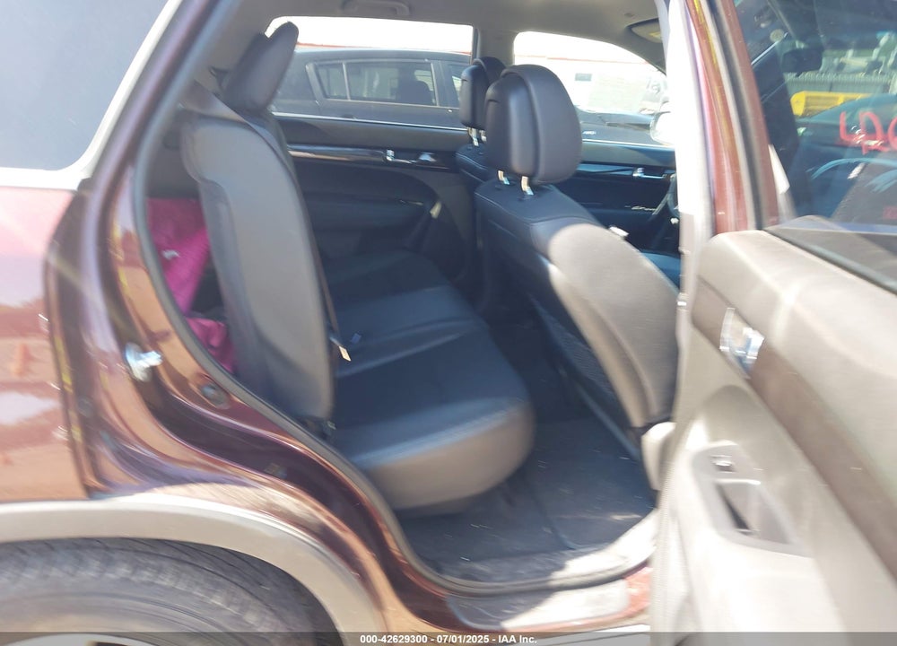 2011 KIA SORENTO VIN: 5XYKU4A2XBG031144