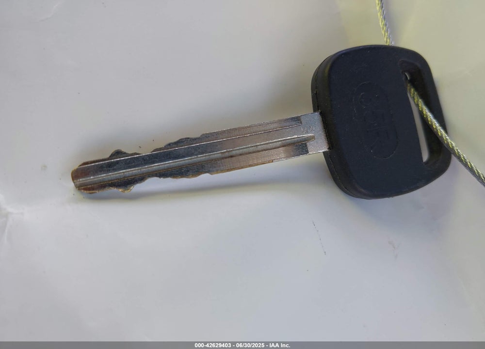 2000 TOYOTA SIENNA LE VIN: 4T3ZF13CXYU312352